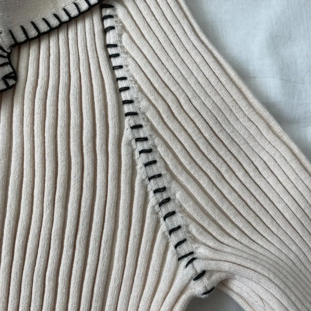 KHAITE $1120 THE TEAGAN RIBBED KNIT CARDIGAN SWEATER M EXCELLENT UNWORN - Picture 10 of 13